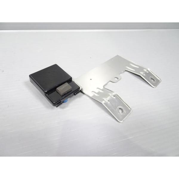 アウディ A1 DBA-8XCAX 「GPSアンテナ」 LZ7G  GSM-8X0.035.503.B 純正ナビ用 テスト済 1kurudepa21-11-27