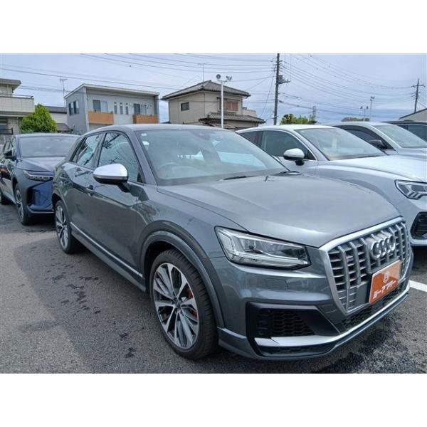 【支払総額2,249,000円】中古車 アウディ SQ2 禁煙車 ワンオーナー 赤黒革シート