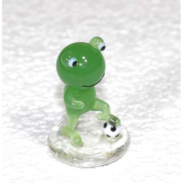 ガラスの置き物 かえるのサッカー選手 8a353 かえる柄プレゼント お飾り 贈り物 ギフト カエルグッズ カエル柄 蛙模様 動物 蛙 Buyee Buyee Japanese Proxy Service Buy From Japan Bot Online
