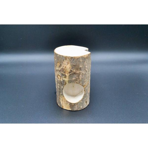 狭いすき間を好む昆虫の習性にピッタリな、切り込みの入ったのぼり木です。昆虫ゼリー用の穴も開いているので、エサ皿としても使用できます。ミタニの昆虫ゼリーなら、16gワイドカップがスッポリ入る大きさ。 KBファーム製の「プロゼリー18gワイドカ...