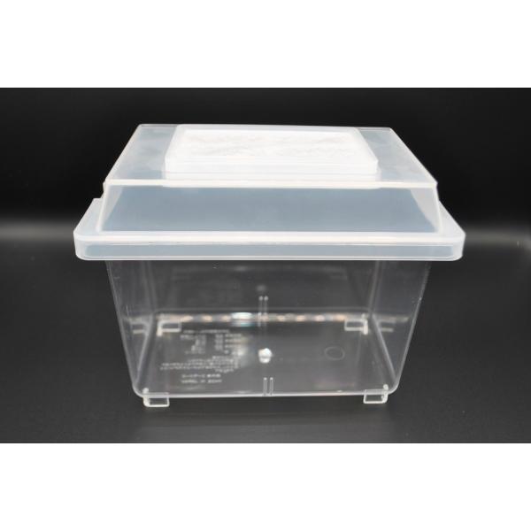 画期的なコバエ撃退ツールです。コバエを防ぐだけでなく、マットの乾燥も防ぐ優れモノ。従来の飼育ケースのフタと違い、フタの格子の間にクワガタがアゴをはさんでしまったり、脱出したりというトラブルもこれさえあれば一挙解決！商品サイズ：W180×D1...