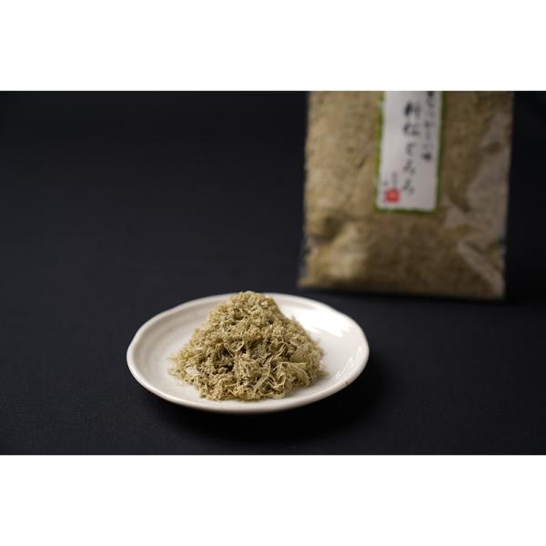 【原材料名】北海道産昆布、青森産昆布、醸造酢、ソルビット、酸味料、調味料(アミノ酸等)、甘味料(甘草、ステビア)内容量　40ｇ