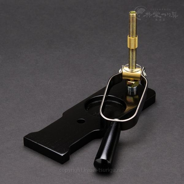 ヨーロピアンピーチ材を使用した、楽にエサを押し出すことができるポンプ絞り台。対応ポンプは別売りで、2枚目の画像の「マルエム No.144 ポンプ234」がおすすめです。※実店舗と在庫を共有しているため、品切れの場合がございます。お急ぎの場合...