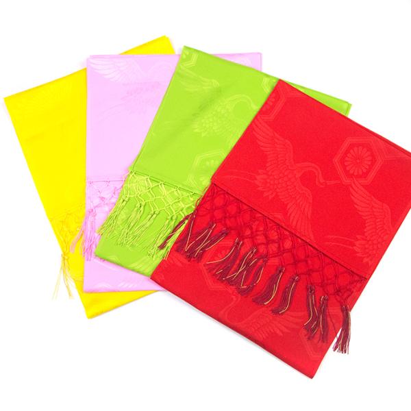 七五三やお正月などのお子さまの晴れ着に。地紋入りのしごき（志古貴）です。発色が良く、鮮やかなので、とっても華やかになります。サイズ（約/cm） 長さ：約210cm幅：約31cm素材 生地　ポリエステル100％房　レーヨン100％金属糸使用カ...