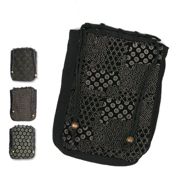 商品説明  粋な和柄の信玄袋です。マチつきなので大容量収納OK！裏地はしっかりとしたナイロン生地なので形が崩れにくく、内ポケットはスマートフォンが楽に入るサイズで使いやすさをかね揃えています。サイズ 縦：約24cm横：約19.0cmマチ：約...