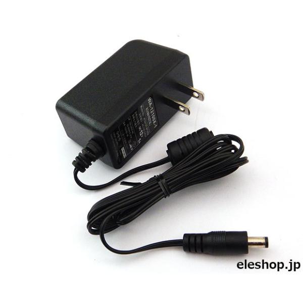 ワールドワイド対応スイッチングタイプACアダプタ。定格出力：DC12V 1A。プラグ形状：2.1φセンタープラス。ケーブル長：約1.5m。