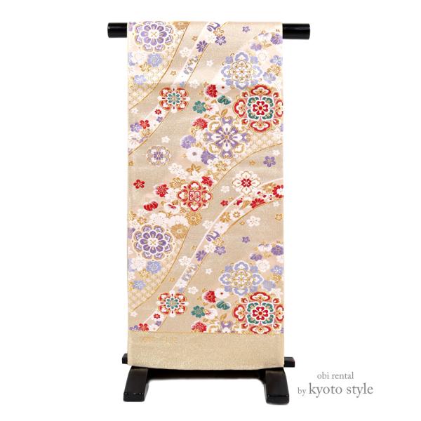 【袋帯 レンタル 】こちらは振袖や訪問着などに合わせていただく帯のレンタルになります。お着物は合わせる帯や小物でガラっと雰囲気が変わります。・着物はあるけど手持ちの帯といまいちしっくりこない、、・いつものイメージとは違う着こなしをしたい、、...