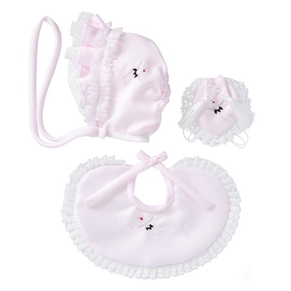 お宮参りにおすすめの涎掛け 帽子 お守りの3点セットです。出産祝いなどのプレゼントにもオススメです♪■ご注意・ご覧の環境（モニター設定等）や入荷時期により色みが若干異なります。■サイズよだれかけ：幅：25cm×縦：11cm※商品により多少前...