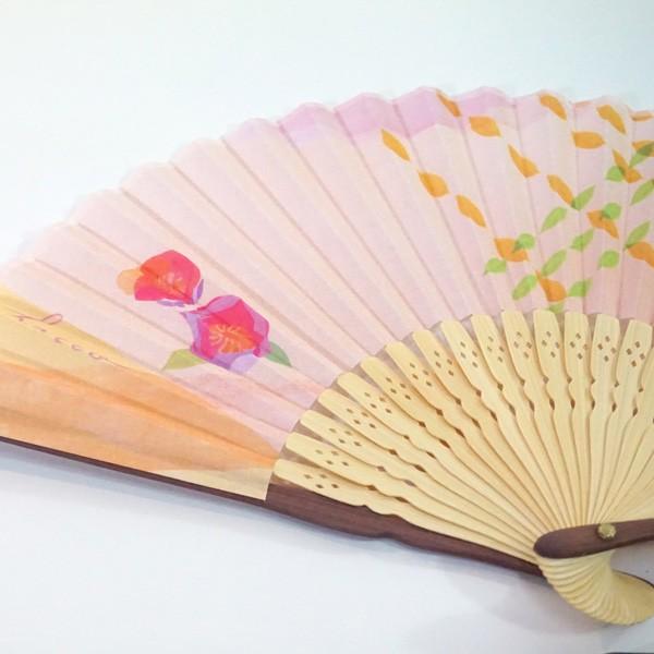 婦人用 生地扇子 ｈａｃｃｏ 宮原葉月 母の日 女性用 レディース 婦人扇子 プレゼント ギフト かわいい ポップ イラストレーター 猫 ネコ 椿 京都 松寿庵 通販 Yahoo ショッピング