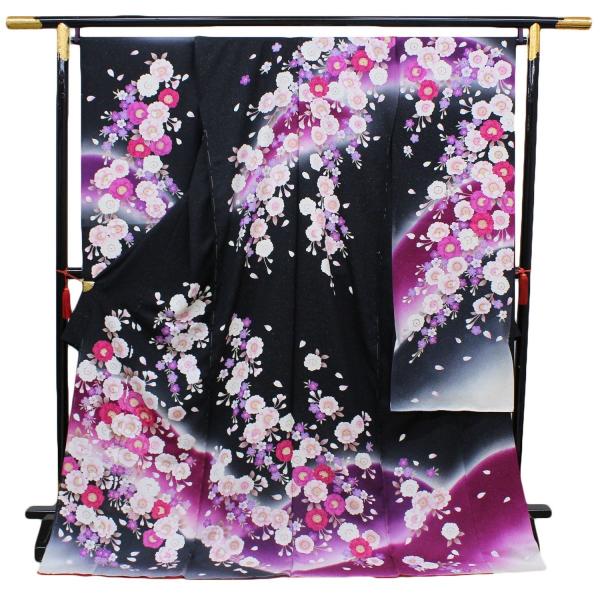 最終価格♡♡タイムSALE❣️振袖　ブラック×パープル　流し模様花成人式　日本土産 激安モード 黒/紫目立つ バラ柄/大柄 かわいい クール系振袖ネット
