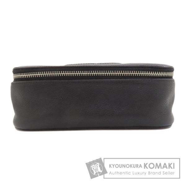 M*a様 【美品】シャネル ポーチ レザー ココマーク ゴールド金具 黒　シリア CHANEL（シャネル） ココマーク シルバー金具 化粧ポーチ グレインド