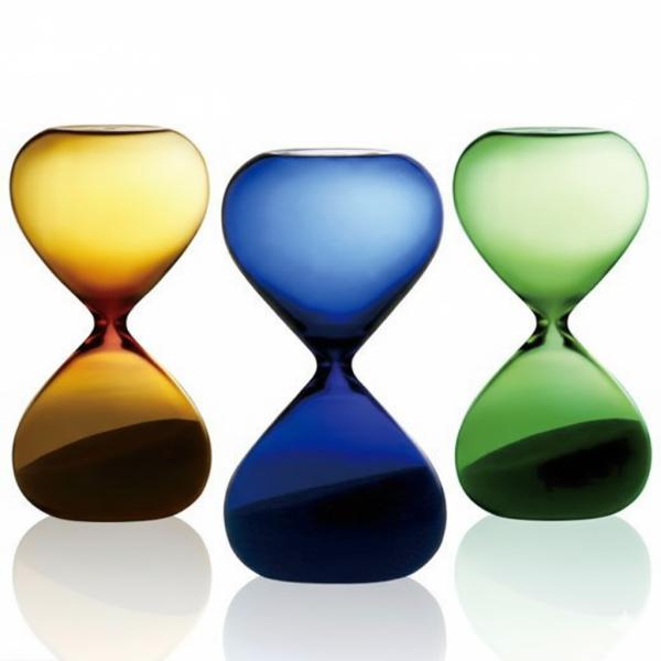 サイズ ：直径5.1 × 高さ9.8 (cm)素材・材質：容器/ガラス、中身/砂生産：中国※計測時間 /約5分※本製品はハンドメイドのため、時間の誤差がございます。計測時間はあくまで目安としてご使用ください。正確な時間を計測の場合はご使用を...