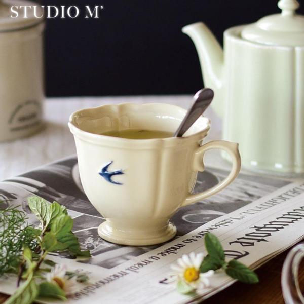 サイズ：W12.2×D9.7×H8.1cm容量： 240cc素材・材質：陶磁器生産国：日本※食洗器・電子レンジ使用可、オーブン使用不可※絵柄は一つひとつ手描きで施しています。色の濃さやムラ、位置のズレなど個体差が生じます。 ※プレート本体の...