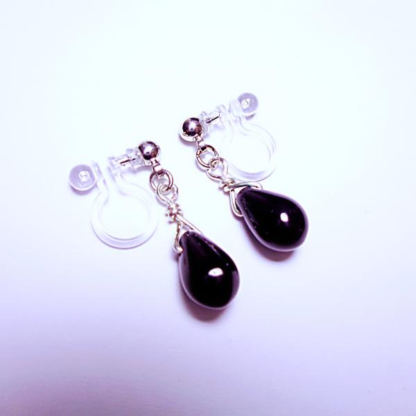 IY2009GDBLK イヤリング 樹脂ノンホールピアス アレルギー対応 金アレ チェコ ドロップ オニキスブラック 金属色シルバー