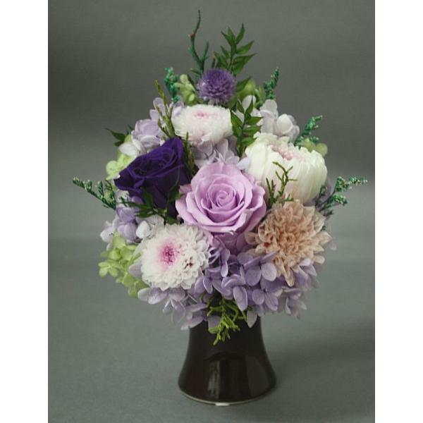 輪菊・バラ・小菊・千日紅・アジサイ、ラスカス・ストーベ等グリーンもすべてプリザーブド使用です後ろにリボンをお入れしてありますご注文いただいてからお作りいたします同じようにお作りいたしますご注文いただいてから３〜１０日後の発送になりますサイズ...