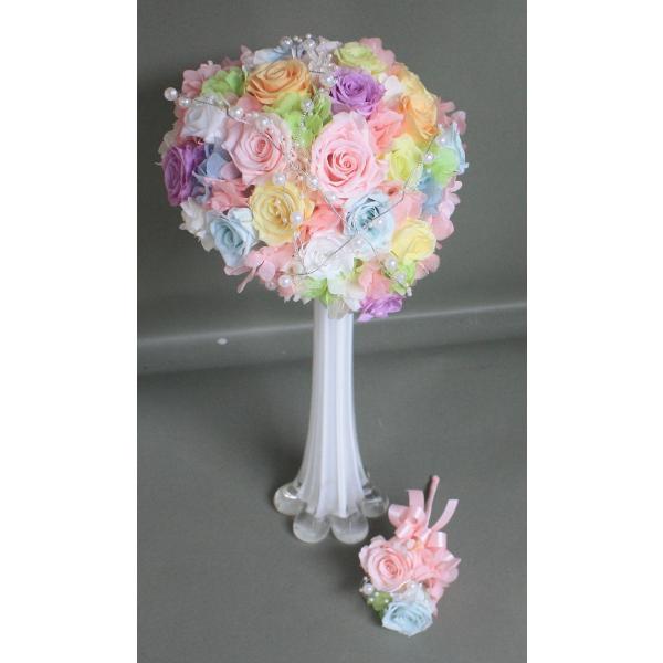 バラ・アジサイすべてプリザーブドフラワー仕様のブーケです飾りにフェイクパールを使用していますサイズは約ですが２２cmになります写真はサンプルですお作りするのにお時間をいただきますのでお早めにご注文いただければと思います