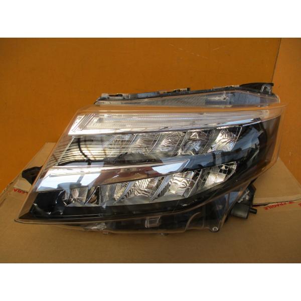 トヨタ　ルーミー左 ヘッドランプ ASSY. LH 81150-B1550 la-corporation_b3901