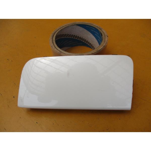 ワゴンR MH23S純正フロントバンパースポイラーの牽引フックカバー