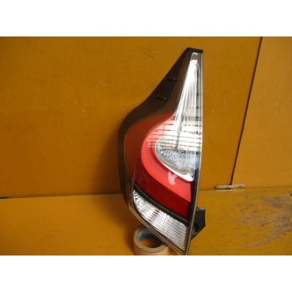 NHP10純正テールライトカバー&ハーネス付き トヨタ アクア NHP10系 後期仕様 純正交換タイプ 新品社外 LED