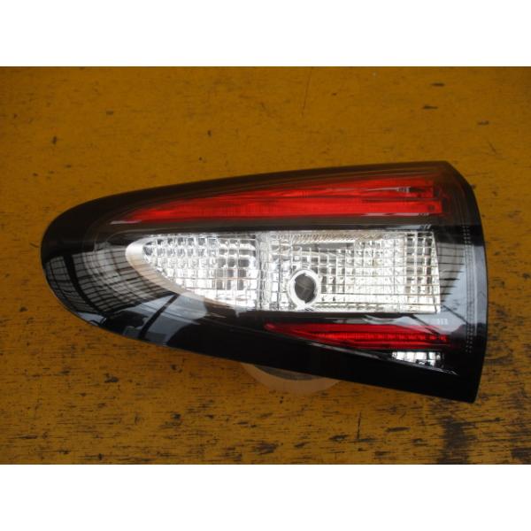 トヨタシエンタ NSP170G 後期 左テール KOITO 52-319刻印3 シエンタ HV 170系/NHP170G/NSP170G/NSP172G/NCP175G 純正 後期 左