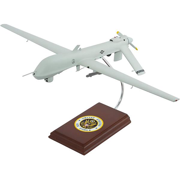DARON USAF MQ-1 プレデター マホガニー製 1:32スケール 完成品 スタンド付き ■ ダロン 木製 米空軍 無人機 ミリタリー 飛行機 模型