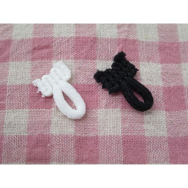 クリームはメーカー廃色の為、当店でも今後終了となる予定です(一度売切れになっても当店の在庫状況によっては再度販売する場合があります)ウーリーナイロンタイプボタンホール等にお使いいただけます◎特徴縫製の省力化、縫い代があり強度が保てます程よい...