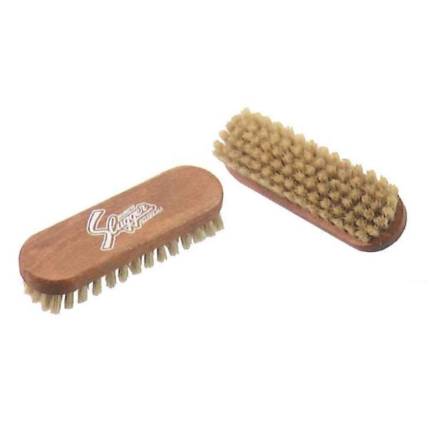 久保田スラッガー　ケア用品人気No３　ブラシ（豚毛）グラブ、スパイク等の皮革製品のメンテナンスに最適品番：BL-1 BL1商品名：ブラシ（豚毛）特徴：細部の汚れやホコリが落とせます。またブラッシングすることにより、オイルが均一にのび、ツヤが...