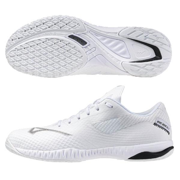 この軽さが、zoneへ導く。最軽量の素足感覚が、集中力を引き出す。ソールの特徴：ノンマーキングソールサイズ01：22.0〜29.0cm12：22.5〜28.5cmカラー01：ホワイト×ブラック12：ブルー×イエロー素材甲材：合成皮革、合成繊...