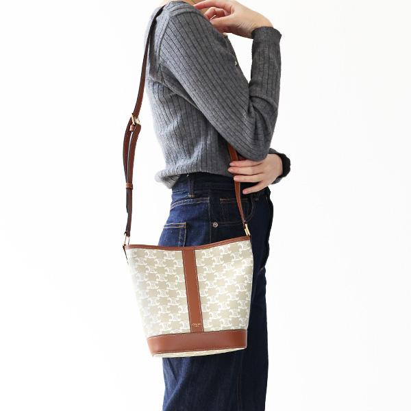 【外観/美品】CELINE セリーヌ 2way ハンドバッグ トリオンフ CELINE（セリーヌ） SMALL BUCKET IN TRIOMPHE CANVAS SHOULDER BAG
