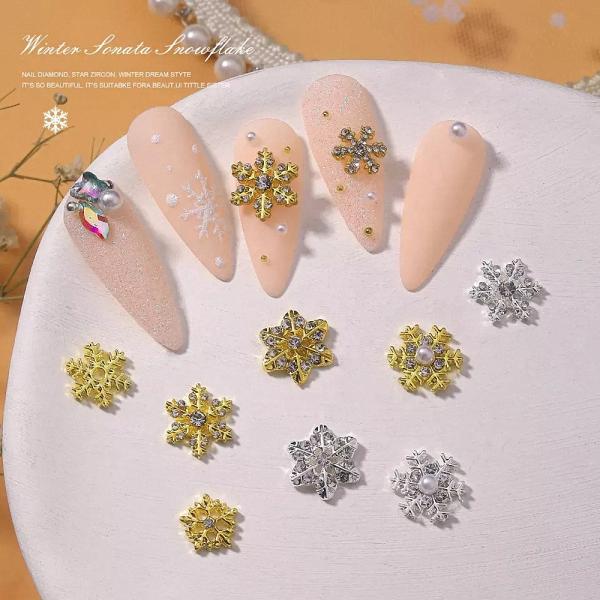 美しいネイルジュエリーです。大き目で存在感ばっちり。高品質パール、ガラスストーンを使って職人が心をこめてハンドメイドしています。裏面は爪に合わせ緩くカーブになっているものと、なっていないものがございます。検品は1個1個しておりますが、微量の...