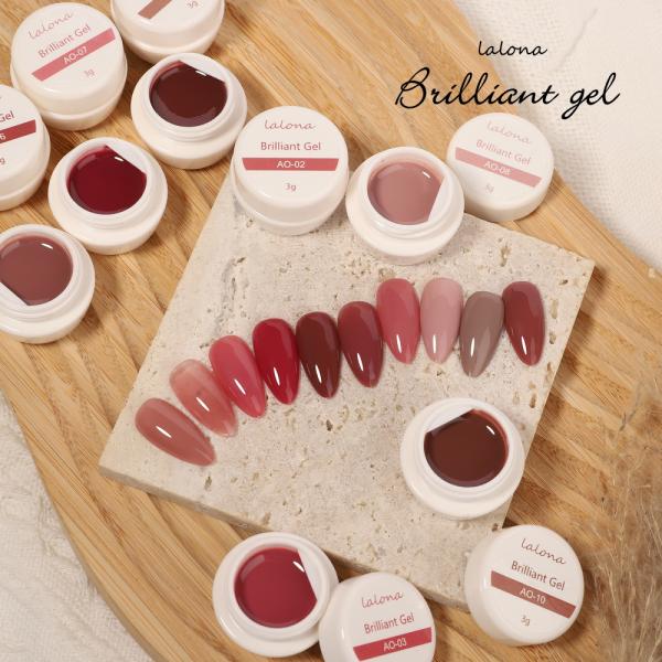 大人ピンク、レッド、グレージュ系の落ち着いたカラーです。高品質顔料ジェルで色褪せず長持ち。1度塗りでも高発色。少しもったりしたテクスチャーで、べた塗りもアートもオールマイティに。セルフレベリングあり。塗りやすく筆跡が残らない。サロンワークに...