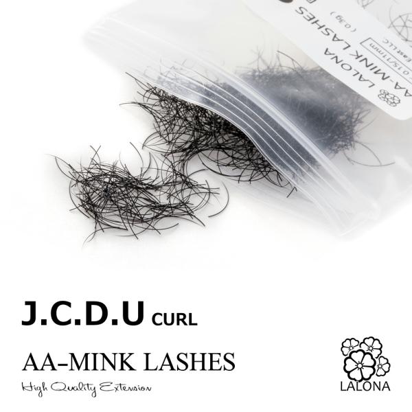 柔らかい付け心地でサロンアイリストに人気のAAミンク！本物のミンク毛の様な柔らかさと自然な艶で、自まつ毛により近いアイラッシュです。パッケージにはコストをかけず、エクステの品質を重視しました。多くのアイリスト様にご好評を頂いております♪■約...