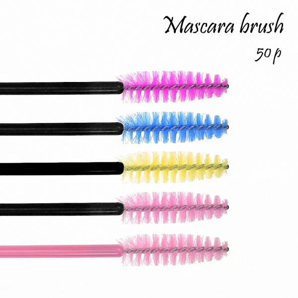 施術の仕上げに、メイクでのマスカラ仕上げに！使い捨てで衛生的。可愛いカラーもおすすめです。ブラック以外のカラー（1色）をランダムでお届けします。■内容量：約50本前後■サイズ：画像参照■ビニールパック入※パッケージ、本体カラー等は予告なく変...