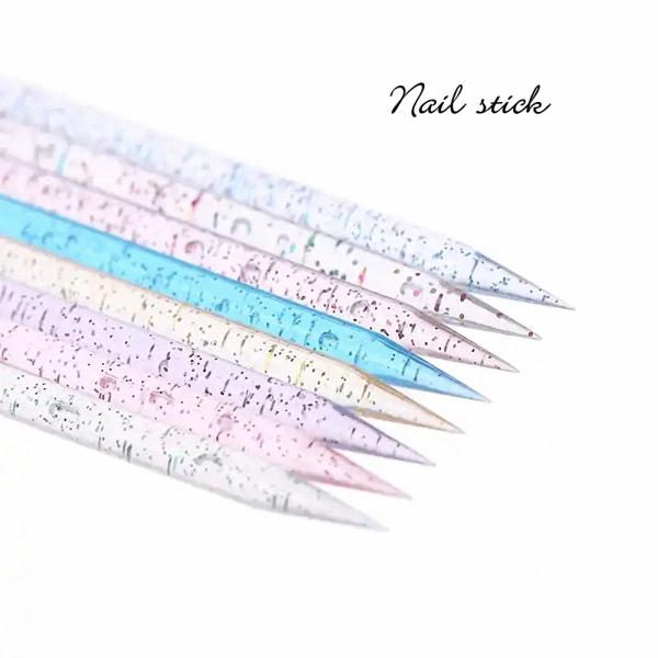 キューティクルケアやパーツ置き、ネイルチップ除去など用途はいろいろ。■プラスティック■数量：約45本■サイズ：7.5cm海外輸入品のためバリなどございます。あらかじめご了承の上お買い求めください。