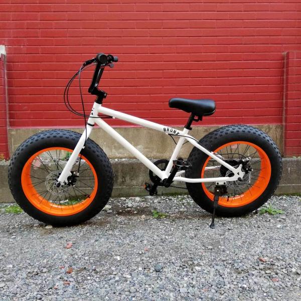 ブロンクス ファットバイク レインボー ビーチクルーザー インチ 7段変速 自転車 通勤 通学 メンズ レディース bronx Dd 8グロスホワイト オレンジリム Buyee Buyee 日本の通販商品 オークションの代理入札 代理購入