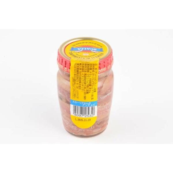 【スカーリア社】イタリア・シチリア島の南岸に位置するシアッカで1979年よりアンチョビ造りに励んでおります。シアッカ沖で揚がった新鮮なイワシのみ使用し、熟成後の仕上げは、酸化に強く鰯の旨みを最大に引き出すと言われるイタリア産のひまわり油で仕...