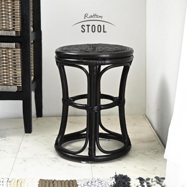 籐の椅子 スツール 腰掛け 脱衣所 脱衣場 玄関 業務用 備品 C4121CB天然素材のナチュラル感と、籐ならではの軽さが人気のアジアンスタイルの籐スツール軽くて丈夫でコンパクトな設計なので狭いスペースにも置くことができます座面は職人手編み...