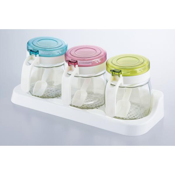 台座付きで一緒に持ち運べる、取っ手付きの保存容器セットです。来客時でもサッと一緒に持ち運べます。【ここがポイント！】台座付きで、3個一緒に持ち運べる台座付きなので、急な来客時などでもサッと3個一緒に持ち運べます。丸みのあるかわいいデザインな...