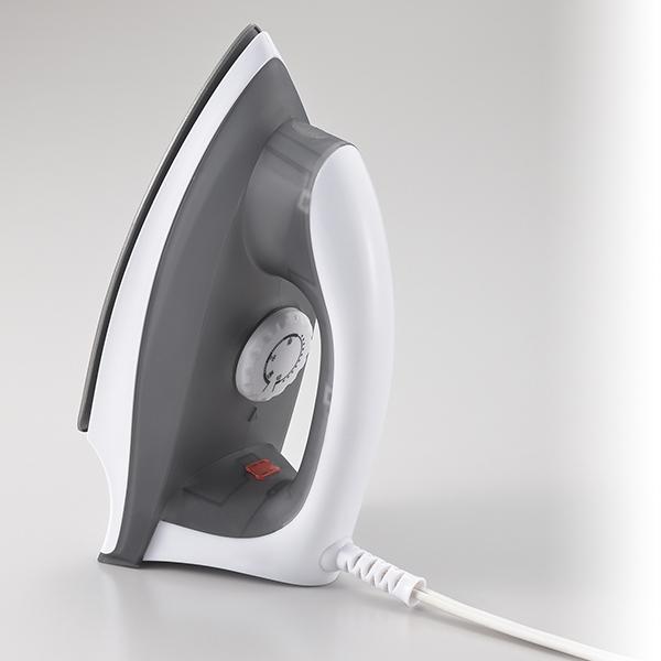 ドライアイロン (YT-105) 3段階の温度をダイヤルで設定！生地の素材に合わせてアイロンがけを行えます。衣類の素材に合わせて［低・中・高］3段階に温度設定ができます。ダイヤルで使用したい温度を設定し、ランプが消えたら予熱完了。立ち上がり...