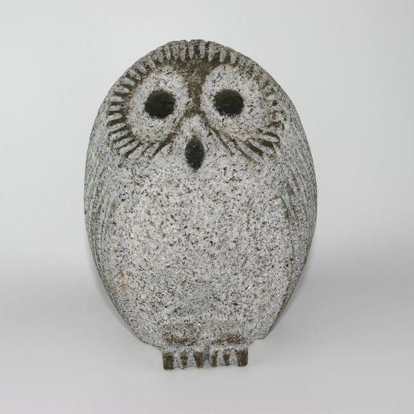 新品 可愛いフクロウの石像