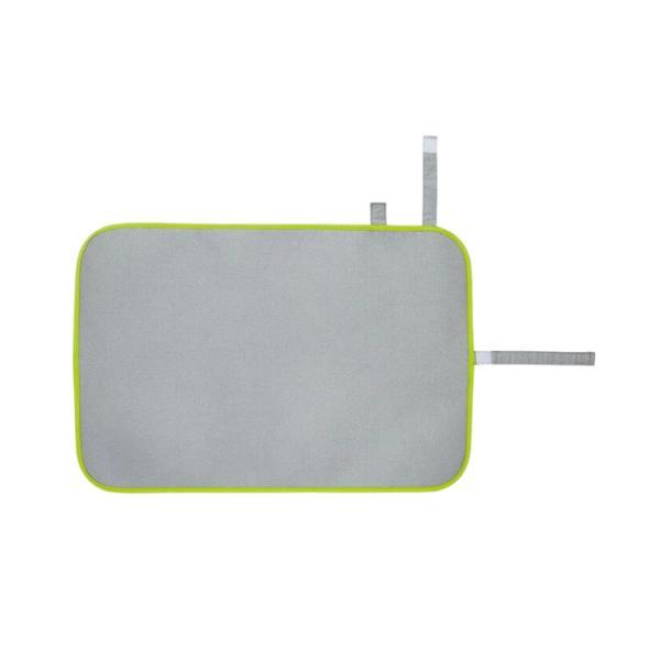 【商品説明】・くるくると巻くことのできるアイロンマットです。・さっと広げることですぐ使用することができます。・使用後はくるっと巻いてテープで固定し、クローゼットのポールなどに掛けて収納することできます。・コンパクトで軽いので持ち運びが楽にな...