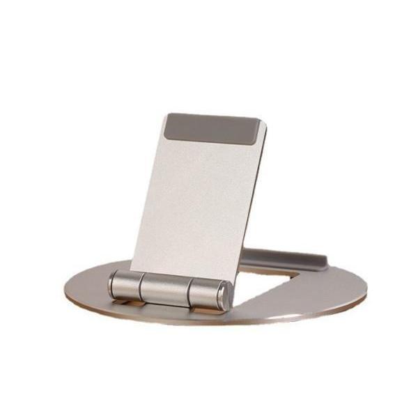 【商品説明】シンプルでスタイリッシュな安定性抜群のタブレットスタンド。折畳み式なので持ち運びも簡単にできます。滑り止めゴムつきなので操作してもぐらつかない安定性。角度調節も自由にできお好みの角度に調整できます。タブレット以外にもスマートフォ...