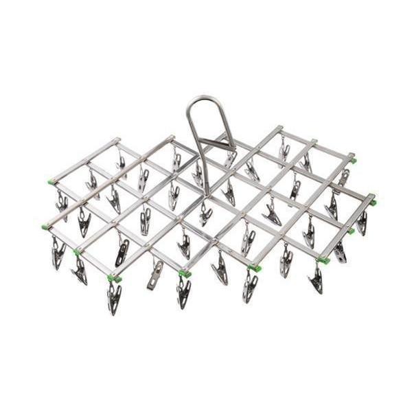 【商品説明】・伸縮自在でさびにくいステンレス製。・ステンレス製のピンチが35個。たくさんの洗濯物を干すことができます。・色んな形に変えることができるので、お好きな形状色々な物が干せます。・コンパクトサイズで収納の場所を取らず、旅先のハンガー...