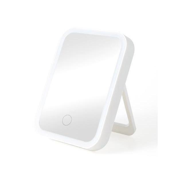 【商品説明】・携帯にも便利なコンパクトサイズのLEDライト付ミラーです。・高輝度LEDでお出かけの時もキレイにメイクが出来ます。・軽量なUSB充電式（バッテリー内蔵）です。・3種類の光カラー調整、角度調整も可能です。・スマートタッチで明るさ...