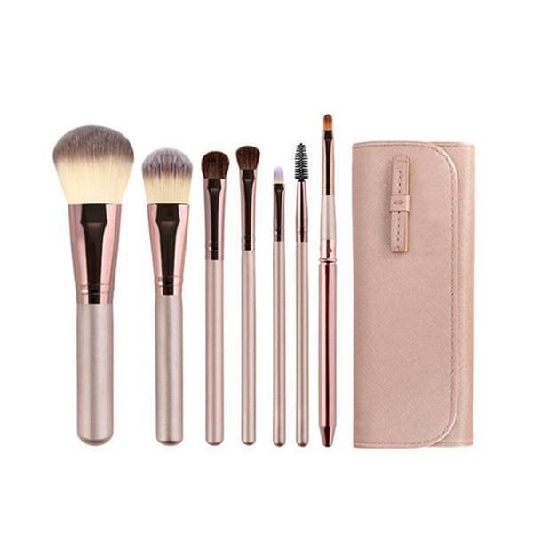 MAC メイクブラシセット 唇型ポーチ付 楽天市場】【2025 ホリデーコレクション｜予約販売】M・A・C