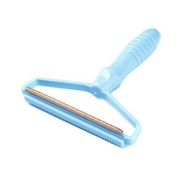 【商品説明】・ペットの抜け毛を簡単に掃除できるカーペットクリーナーブラシです。・ブラシが2種類あるのでカーペットの毛質によって変えることができます。・持ちやすい丸形グリップになっています。・衣類についた毛玉や抜け毛取りとしても使用可能です。...