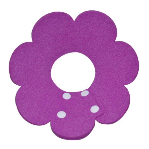 【商品説明】・かわいい花のデザインのソフトエリザベスカラーです。・柔らかい素材でペットの肌に優しくなっています。・ボタン式で着脱が簡単です。・ご飯を食べたり飲んだり、寝転んだりすることの邪魔になりません。・軽量なので遊びの邪魔にもなりません...