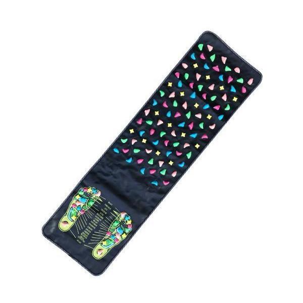 【商品説明】・乗ったり歩いたりして足裏を刺激する足ツボマットです。・初めは痛くて歩くことができないかもしれないので、靴下を履いたり薄手の毛布などを被せて歩くことをおすすめします。・様々な角度から突起が足裏を刺激します。・突起は取り外し可能な...