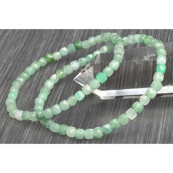 キラキラカット◇ 翡翠 3.5-4.5mm キューブカット ブレスレット 1個