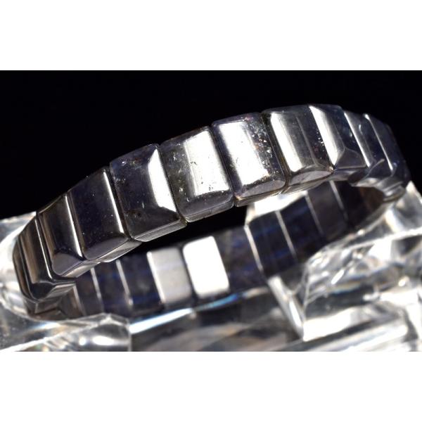 1点物】煌めき宿す深い青 アイオライトサンストーン 7.5x11-12mm